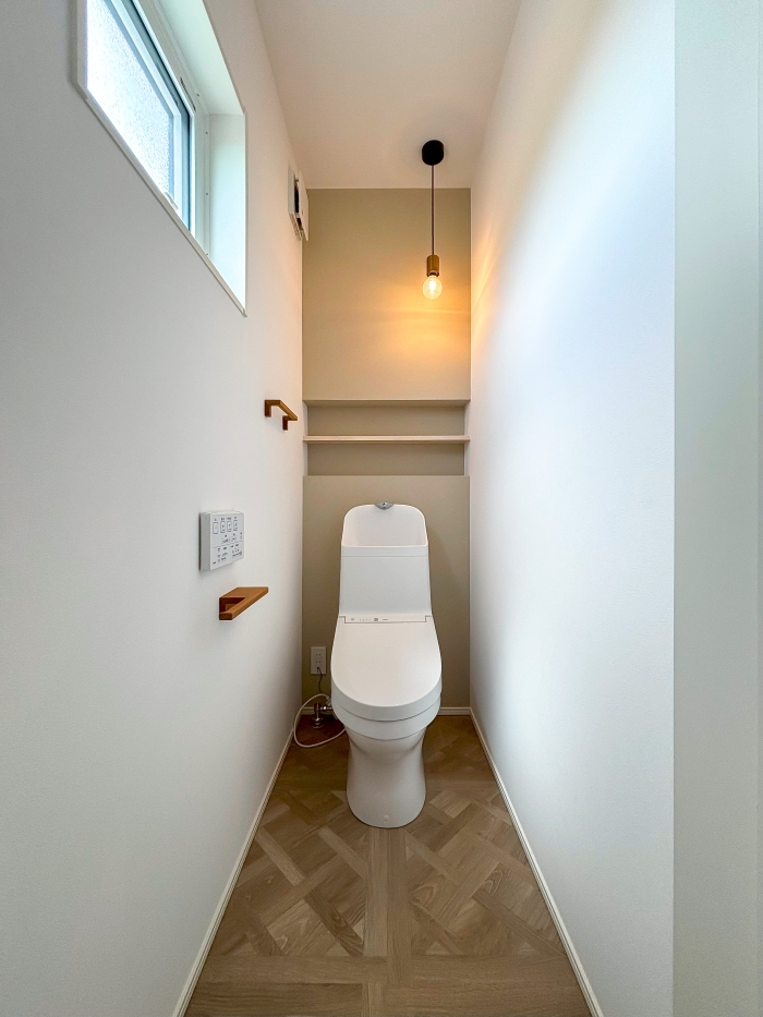 【 トイレ 】