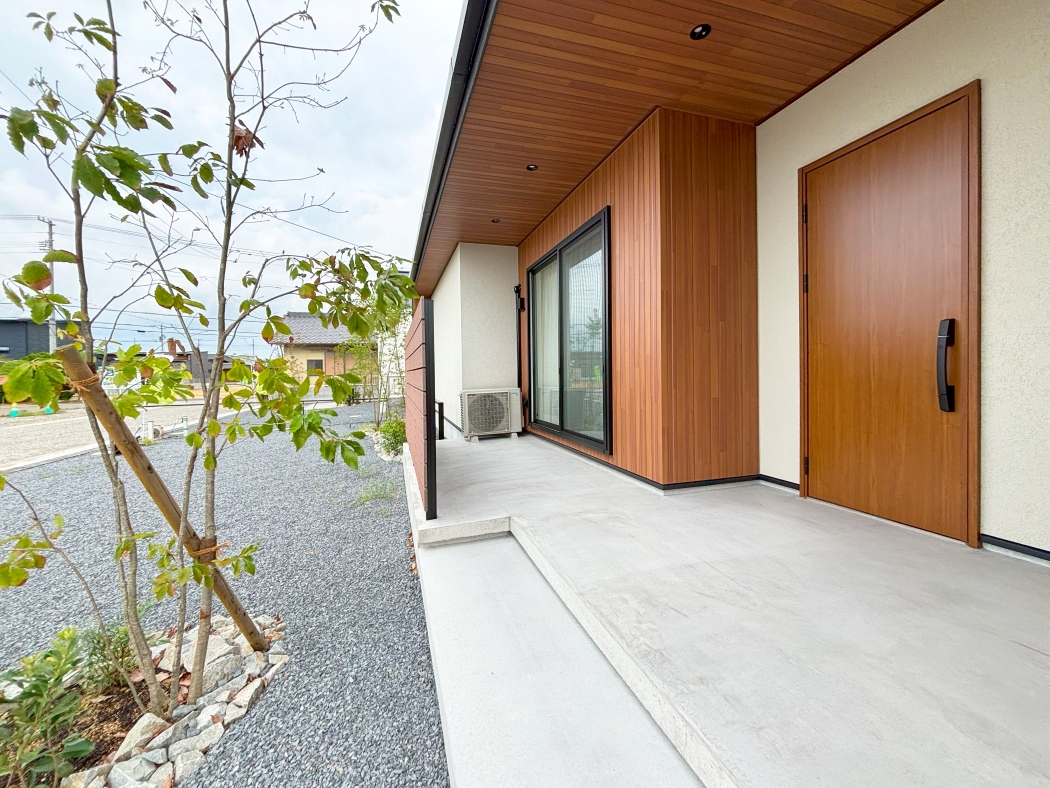 【 モルタルデッキ 】